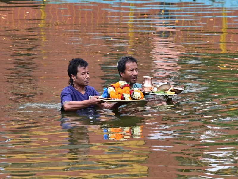नागपाेखरीमा भक्तजनकाे भिड (तस्वीरहरू)